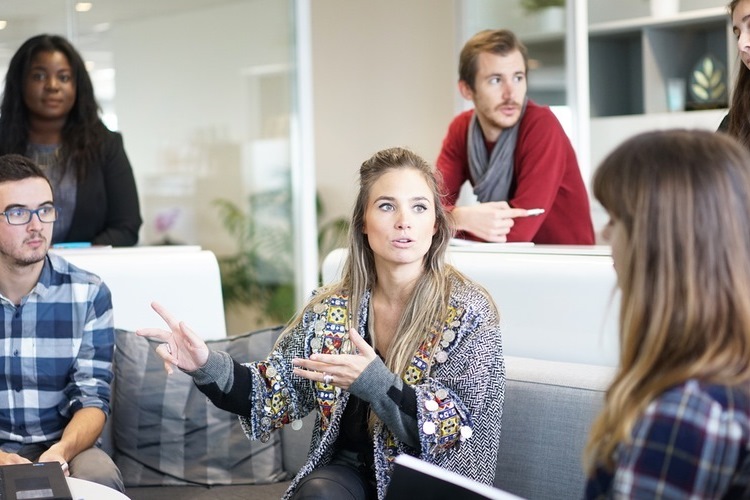 Five Body language of a successful woman