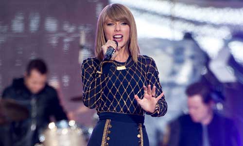  Celebrities Born in December - Taylor Swift